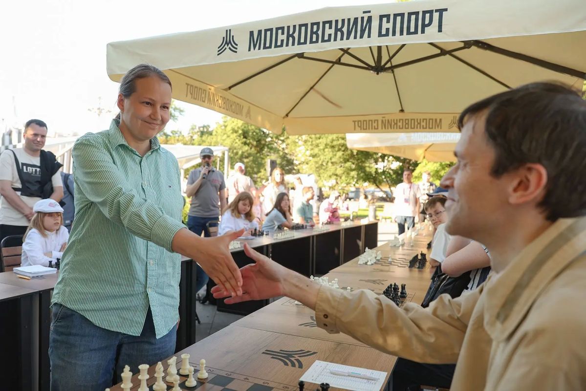 В Москве проходят бесплатные тренировки в рамках проекта «Лето в Москве» В Москве проходят бесплатные тренировки в рамках проекта «Лето в Москве»