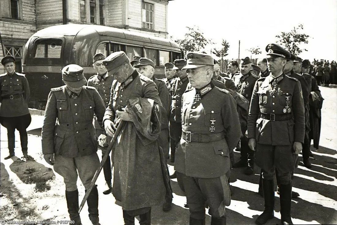 82 года назад, 17 июля 1944 года, в Москве около 58 тысяч нацистов, попавших в плен в ходе операции «Багратион», провели по Ленинградскому шоссе, улице Горького (ныне — Тверская) и Садовому кольцу 82 года назад, 17 июля 1944 года, в Москве около 58 тысяч нацистов, попавших в плен в ходе операции «Багратион», провели по Ленинградскому шоссе, улице Горького (ныне — Тверская) и Садовому кольцу