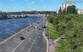 Два человека пострадали во время резкого торможения электробуса — его подрезал водитель легковушки