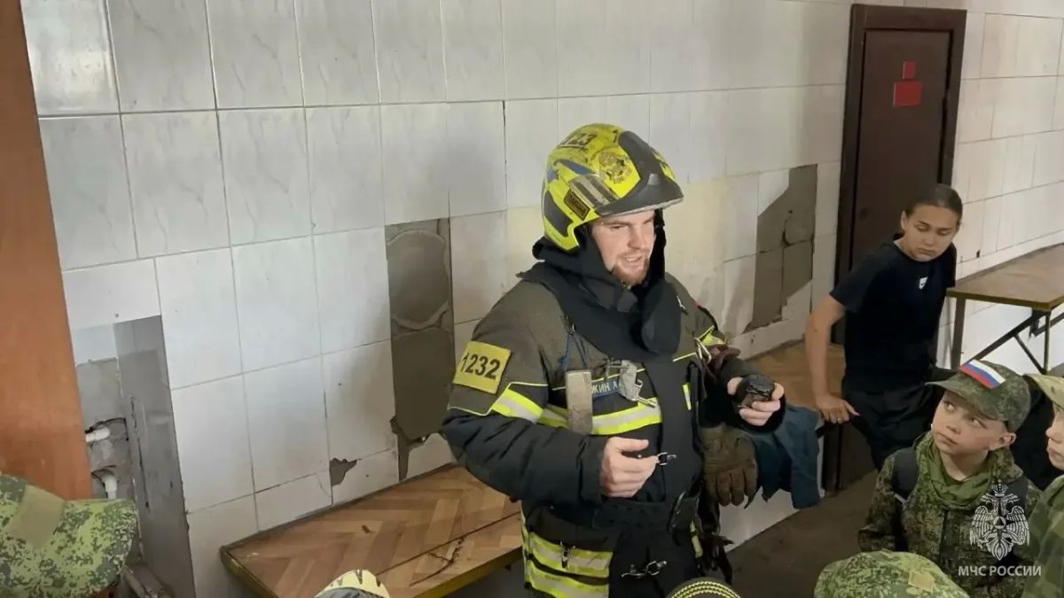 Юные гости посетили пожарно-спасательную часть на Юго-Западе столицы Юные гости посетили пожарно-спасательную часть на Юго-Западе столицы