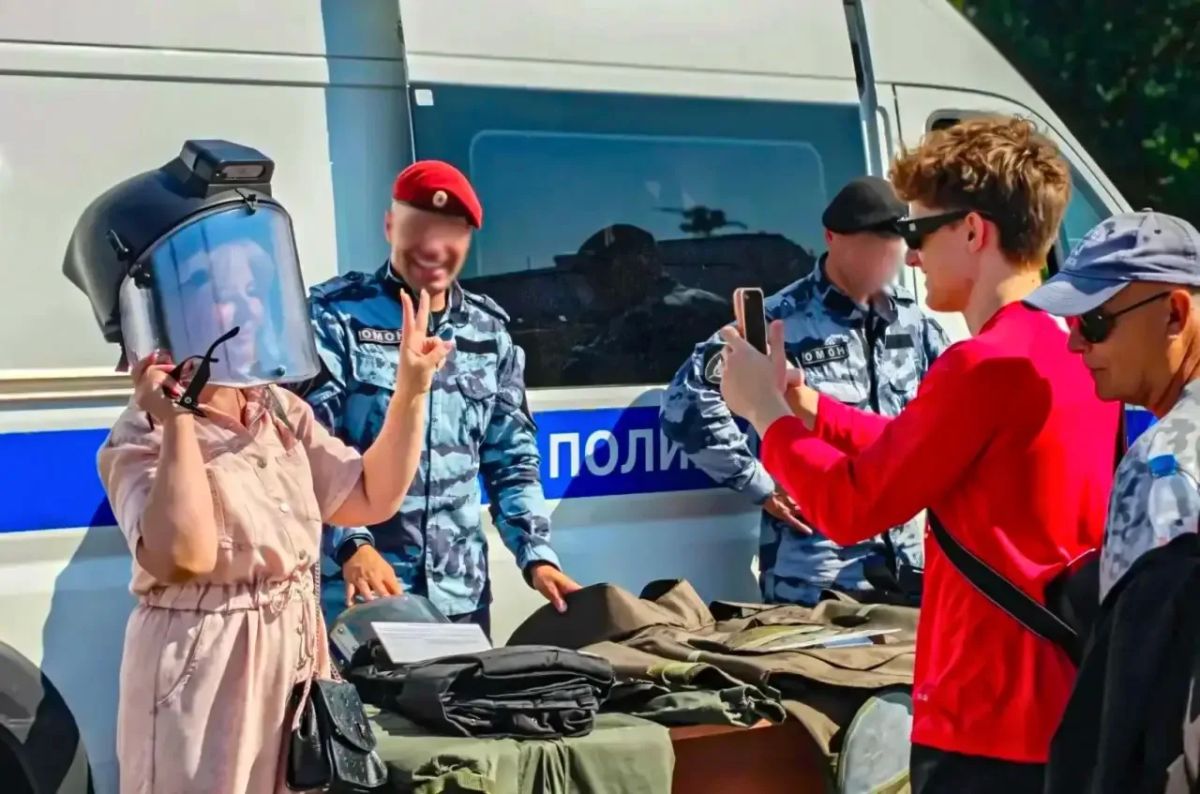 Столичные росгвардейцы приняли участие в культурно-просветительском мероприятии на Поклонной горе Столичные росгвардейцы приняли участие в культурно-просветительском мероприятии на Поклонной горе