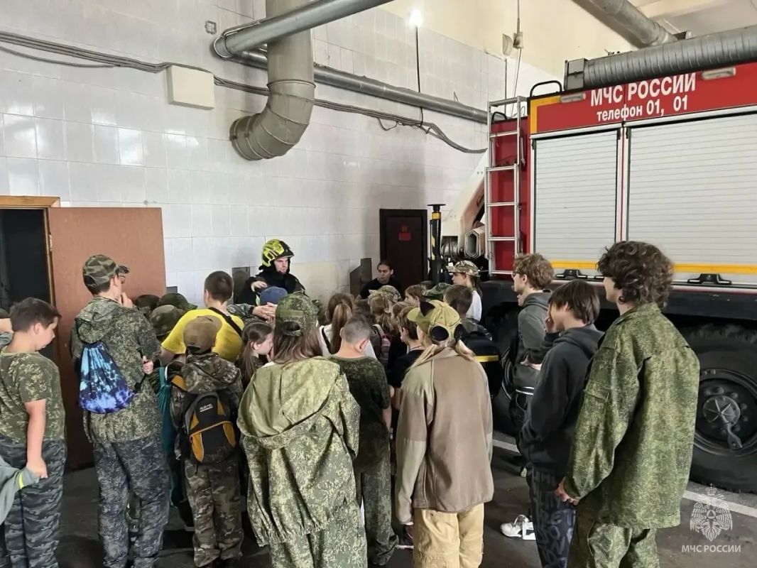 Юные гости посетили пожарно-спасательную часть на Юго-Западе столицы