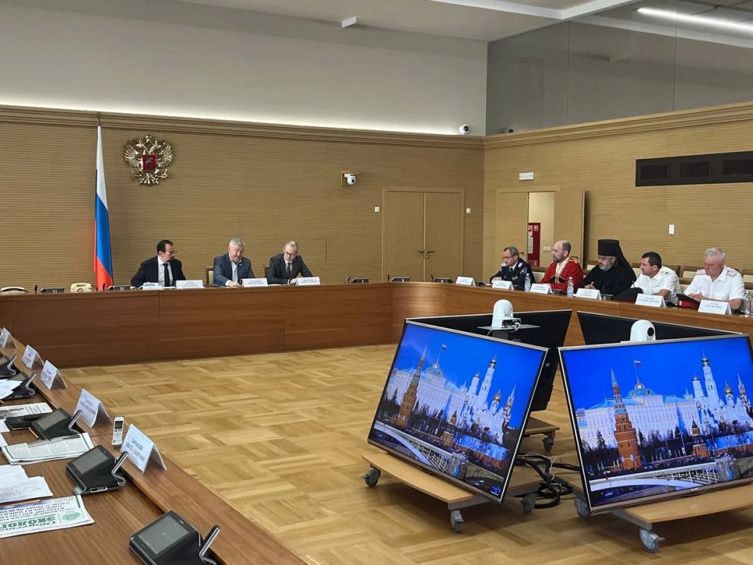 Виктор Водолацкий: Сегодня в Москве состоялось заседание возглавляемой мной постоянной Комиссии по работе с общественными объединениями казаков Совета при Президенте РФ по делам казачества Виктор Водолацкий: Сегодня в Москве состоялось заседание возглавляемой мной постоянной Комиссии по работе с общественными объединениями казаков Совета при Президенте РФ по делам казачества