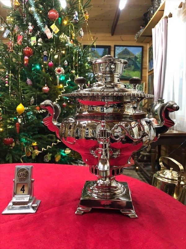 Новый год с самоварами