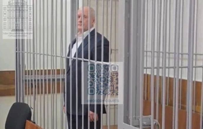 Бывшего начальника 27-го Центрального НИИ Минобороны Андрея Протасова приговорили к 13 годам колонии строгого режима и штрафу в 20 млн рублей