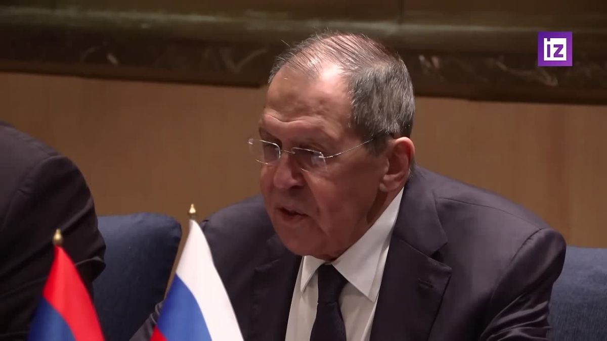 Россия высоко оценивает двусторонние отношения с Лаосом, которые имеют регулярный характер, заявил министр иностранных дел РФ Сергей Лавров