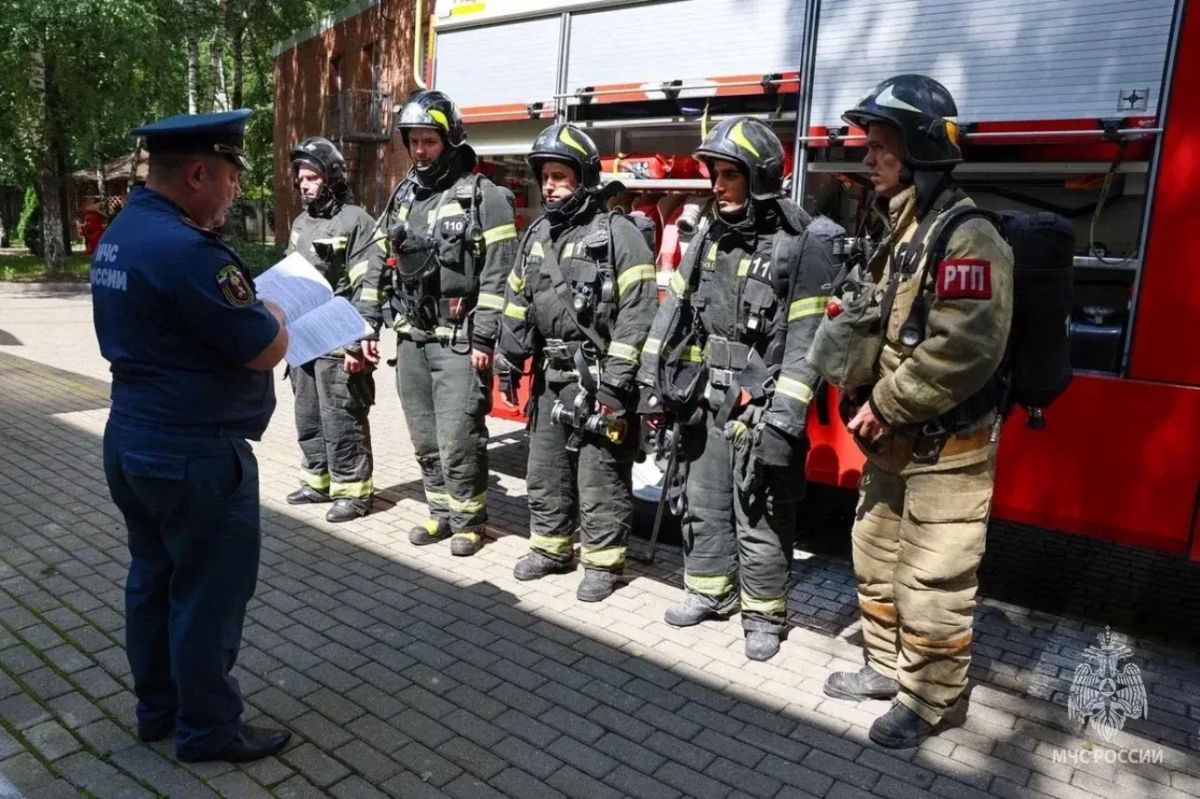 #БудниМЧС. В Восточном округе столицы сотрудники 110 ПСЧ Управления по ВАО ГУ МЧС России по г. Москве провели пожарно-тактические занятия в ГБУ «Центр содействия семейному воспитанию «Центральный» #БудниМЧС. В Восточном округе столицы сотрудники 110 ПСЧ Управления по ВАО ГУ МЧС России по г. Москве провели пожарно-тактические занятия в ГБУ «Центр содействия семейному воспитанию «Центральный»