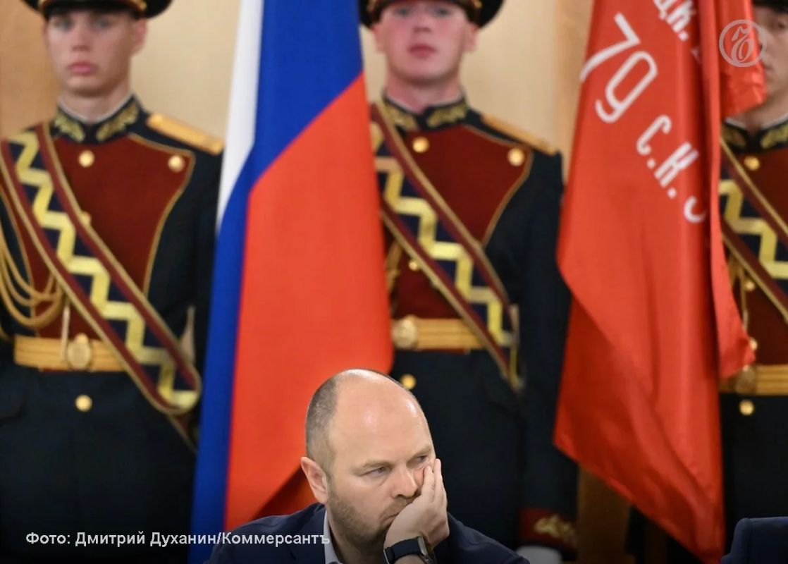 Паровозы с прицепом: действующие, будущие и бывшие губернаторы Черноземья раскрыли доходы как кандидаты в Госдуму Паровозы с прицепом: действующие, будущие и бывшие губернаторы Черноземья раскрыли доходы как кандидаты в Госдуму