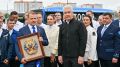 Сергей Собянин: Сегодня также вручил коллективу Мосгортранса знак Российской Федерации "За успехи в труде" — за многолетний добросовестный труд на благо москвичей