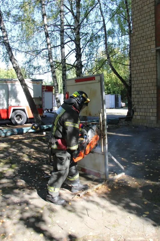 Пожарные Северного округа столицы отточили навыки работы в экстремальных условиях Пожарные Северного округа столицы отточили навыки работы в экстремальных условиях