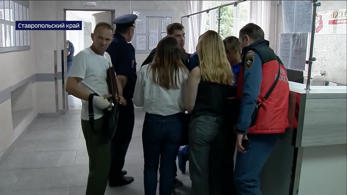 В Ставропольском крае эксперты устанавливают причины страшной аварии с участием пассажирского автобуса, который ехал из Грузии в Москву