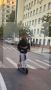 В Москве супругов оштрафовали на сто тысяч рублей за поездку вдвоем на одном самокате