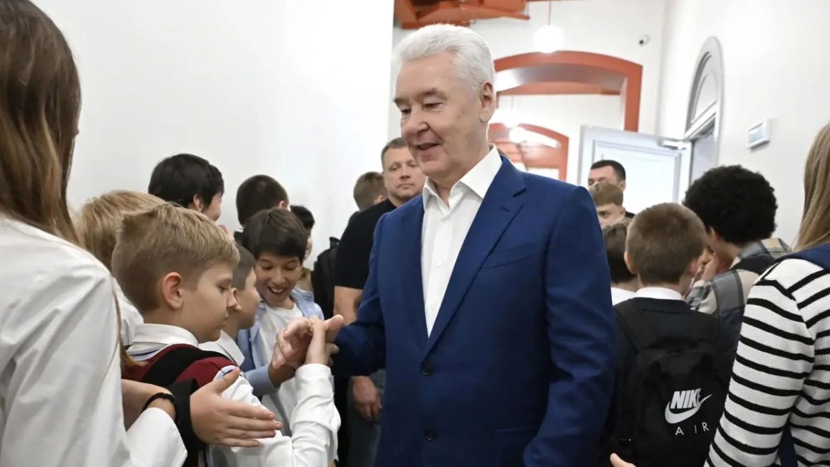 1 сентября в Москве открылось 100 обновленных школьных зданий, сообщил мэр столицы Сергей Собянин 1 сентября в Москве открылось 100 обновленных школьных зданий, сообщил мэр столицы Сергей Собянин