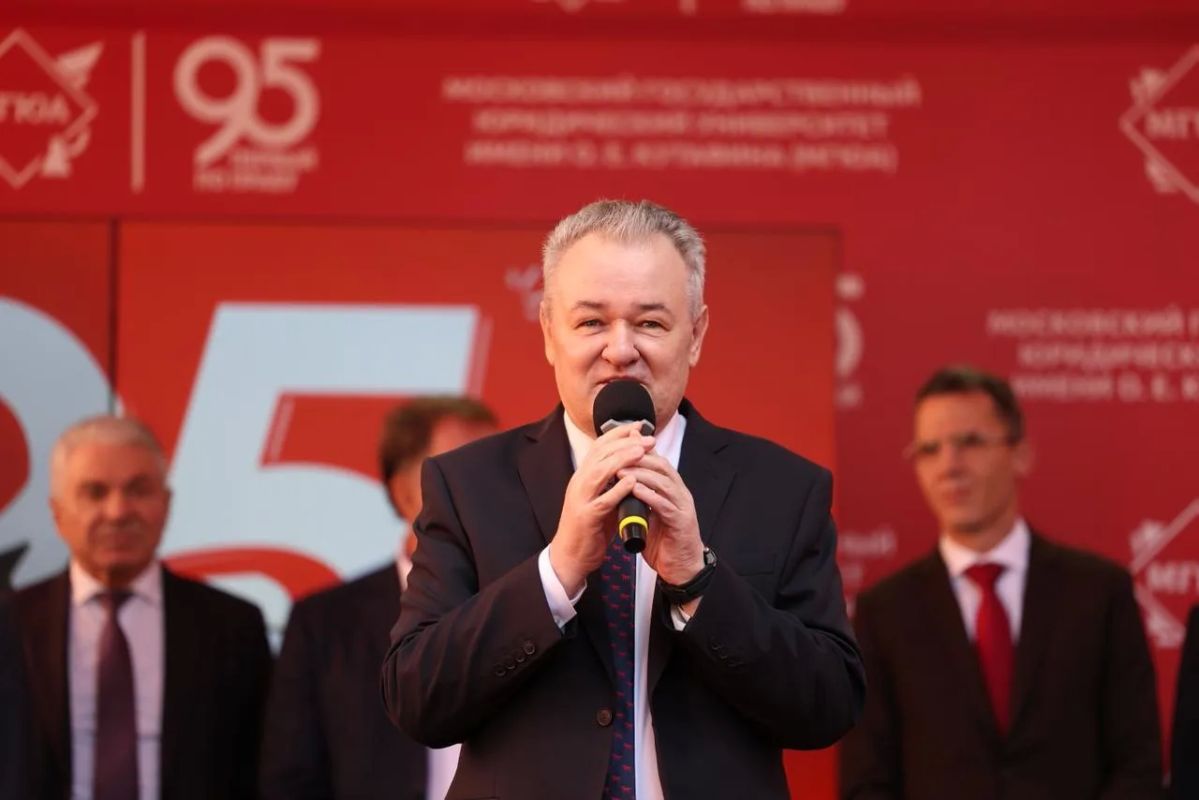 Алексей Шапошников: Поздравил первокурсников Московского государственного юридического университета имени О.Е. Кутафина с началом учебного года! Алексей Шапошников: Поздравил первокурсников Московского государственного юридического университета имени О.Е. Кутафина с началом учебного года!