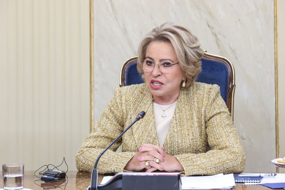 Председатель Совета Федерации Валентина Матвиенко встретилась с супругой Президента Республики Зимбабве, руководителем благотворительного фонда «Ангел надежды» Ауксиллией Мнангагвой Председатель Совета Федерации Валентина Матвиенко встретилась с супругой Президента Республики Зимбабве, руководителем благотворительного фонда «Ангел надежды» Ауксиллией Мнангагвой
