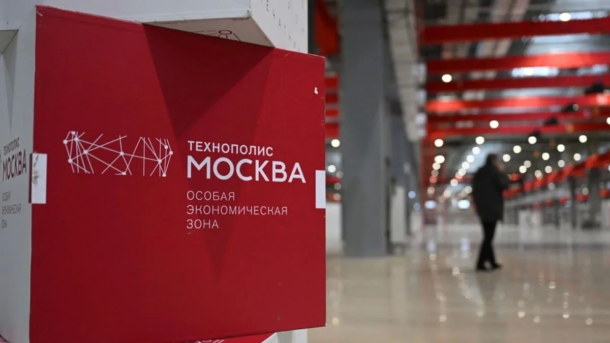 Москва развивает собственные цифровые и инфраструктурные решения, а также активно тиражирует их в регионах — от образования и медицины до транспортных практик