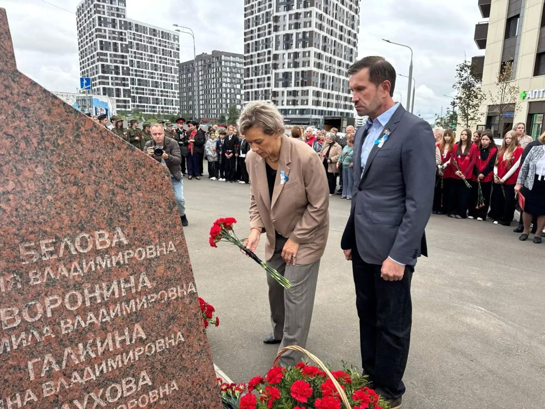 Депутаты Мосгордумы приняли участие в мемориальных акциях, посвященных Дню солидарности в борьбе с терроризмом Депутаты Мосгордумы приняли участие в мемориальных акциях, посвященных Дню солидарности в борьбе с терроризмом