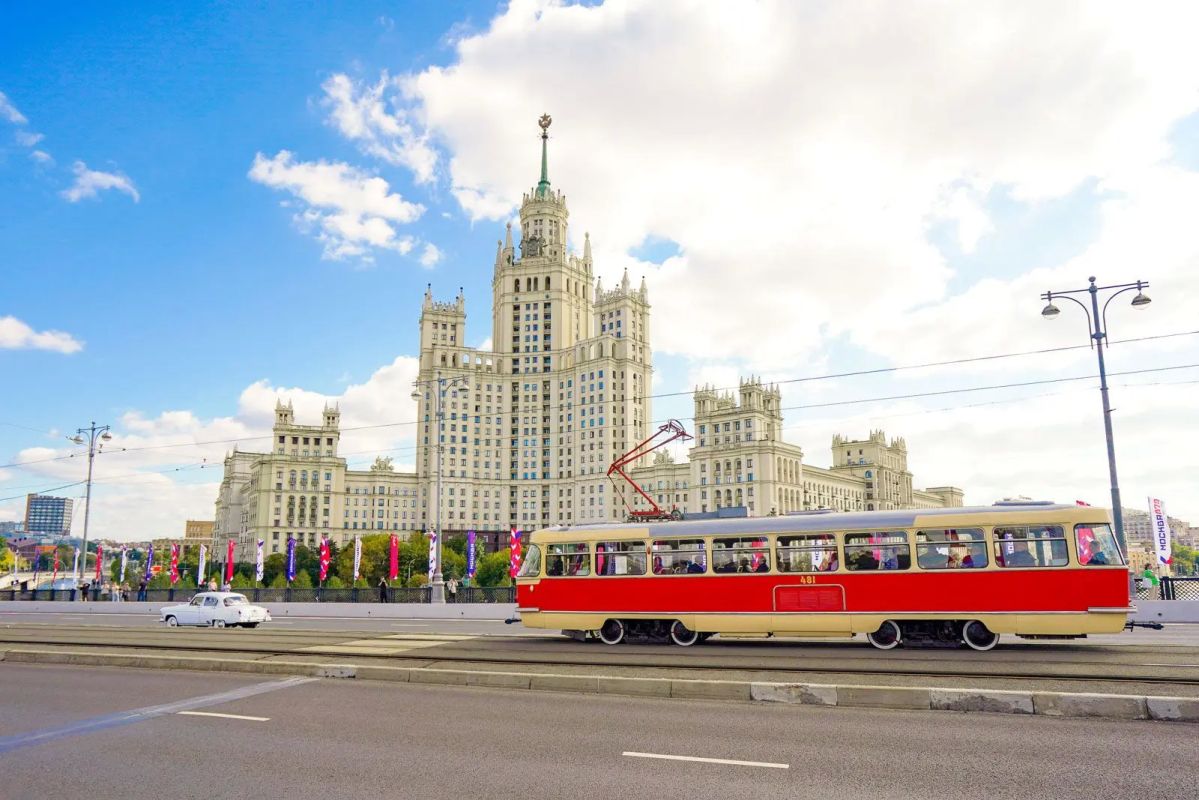 Москва отмечает 879-летие масштабными праздничными событиями Москва отмечает 879-летие масштабными праздничными событиями