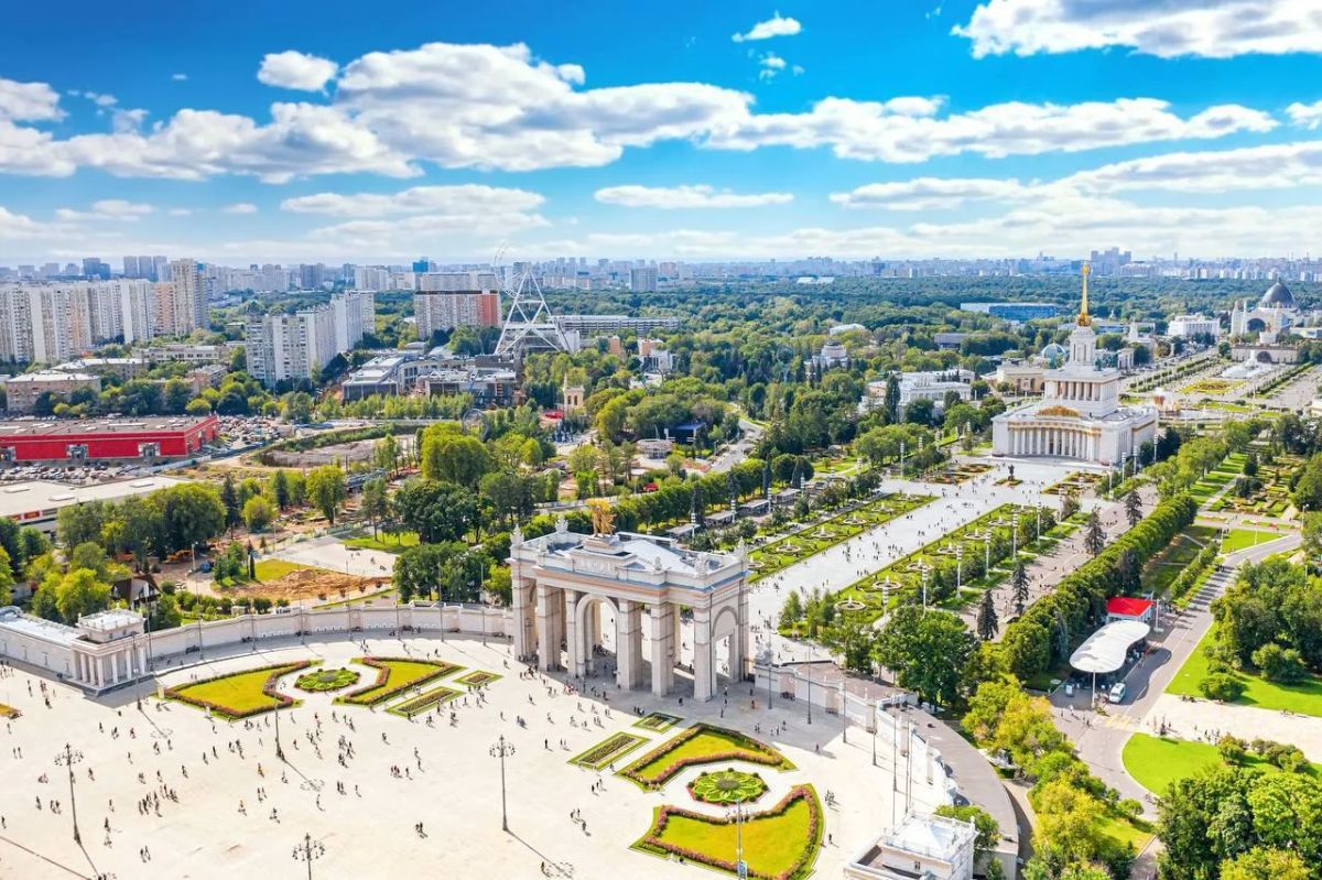#Москва879. Сегодня мы отмечаем #ДеньМосквы — праздник, объединяющий историю, культуру и традиции нашей страны #Москва879. Сегодня мы отмечаем #ДеньМосквы — праздник, объединяющий историю, культуру и традиции нашей страны