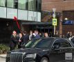 Обедают спецпосланники Трампа в Москве на красноречивом фоне