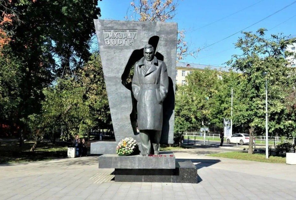 Владимир Джабаров: «Да здравствует Советский Союз! Да здравствует Красная армия! Да здравствует Коминтерн!» Владимир Джабаров: «Да здравствует Советский Союз! Да здравствует Красная армия! Да здравствует Коминтерн!»