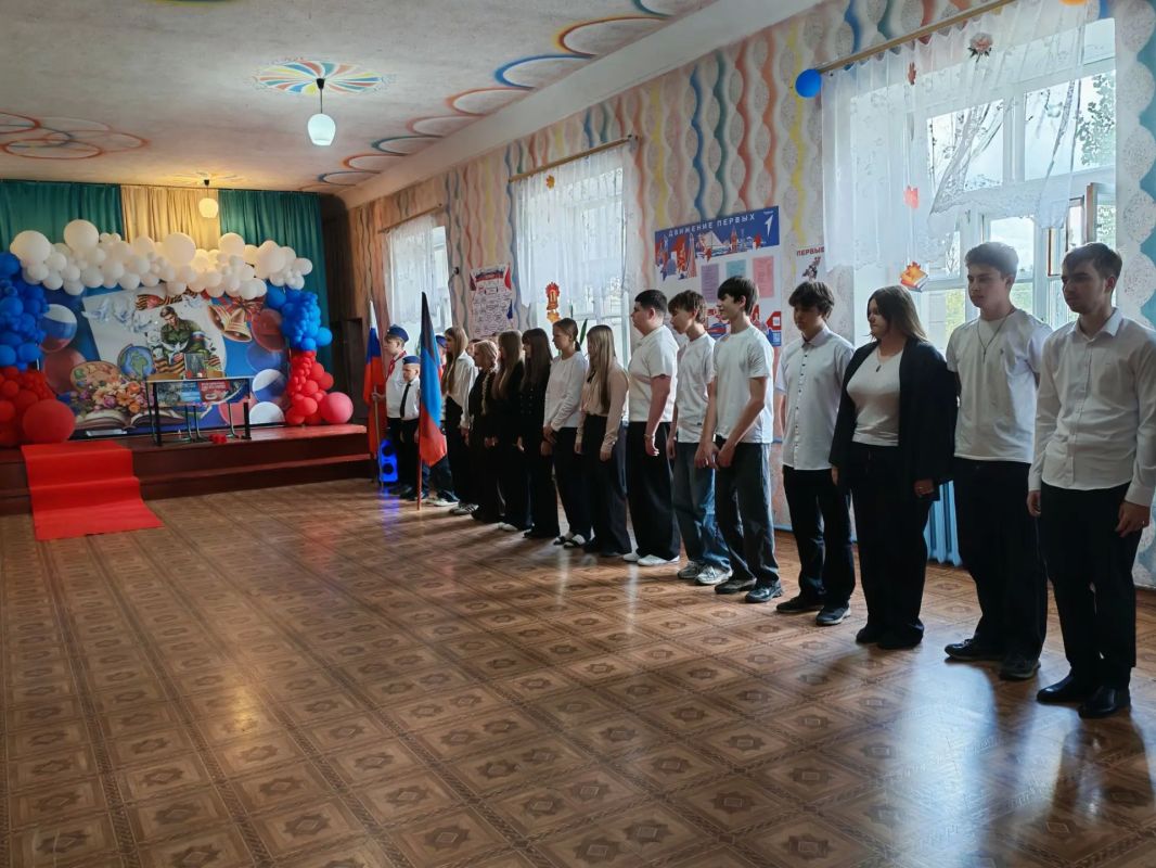 Торез помнит своих Героев! Парта памяти Федоркова Юрия Николаевича открыта! Торез помнит своих Героев! Парта памяти Федоркова Юрия Николаевича открыта!