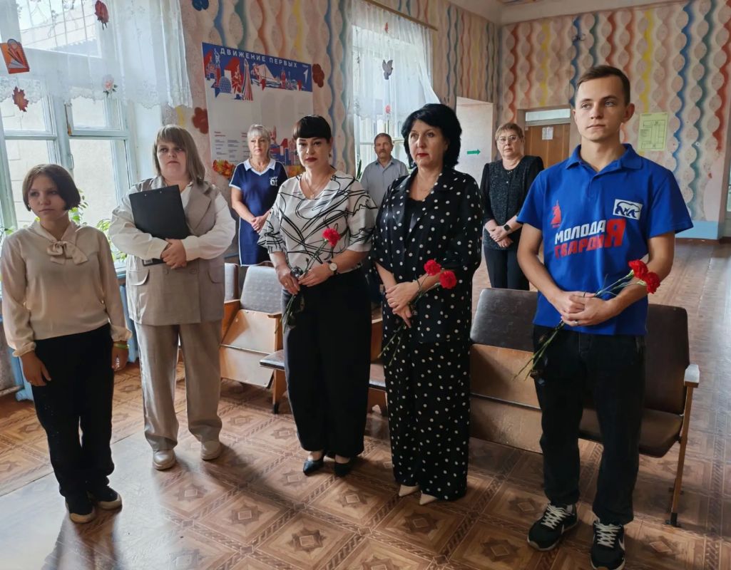 Торез помнит своих Героев! Парта памяти Федоркова Юрия Николаевича открыта!
