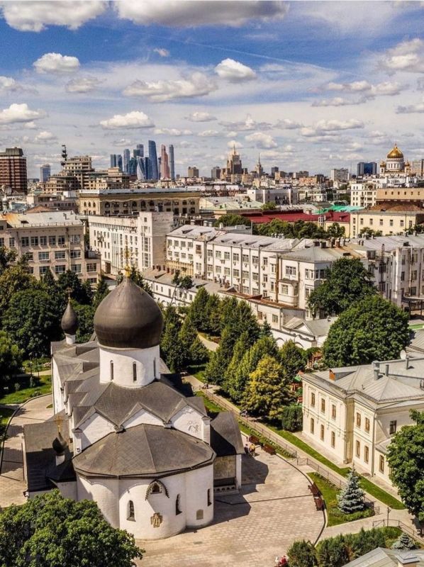 В честь дня города продолжаю делиться с вами своими фотографиями любимой красавицы Москвы В честь дня города продолжаю делиться с вами своими фотографиями любимой красавицы Москвы