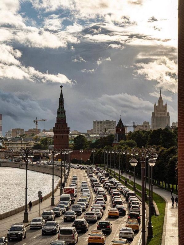 В честь дня города продолжаю делиться с вами своими фотографиями любимой красавицы Москвы В честь дня города продолжаю делиться с вами своими фотографиями любимой красавицы Москвы