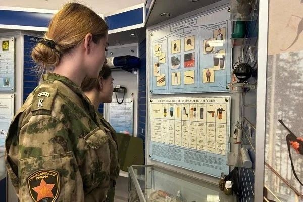 Путь в профессию: курсанты подшефного колледжа имени Маршала Чуйкова побывали на Дне открытых дверей в Центре профподготовки им. С.Х. Зайцева Путь в профессию: курсанты подшефного колледжа имени Маршала Чуйкова побывали на Дне открытых дверей в Центре профподготовки им. С.Х. Зайцева