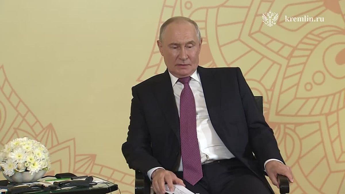 Россия выступает за привлечение большего числа участников к работе Нового банка развития (НБР) БРИКС, заявил Владимир Путин