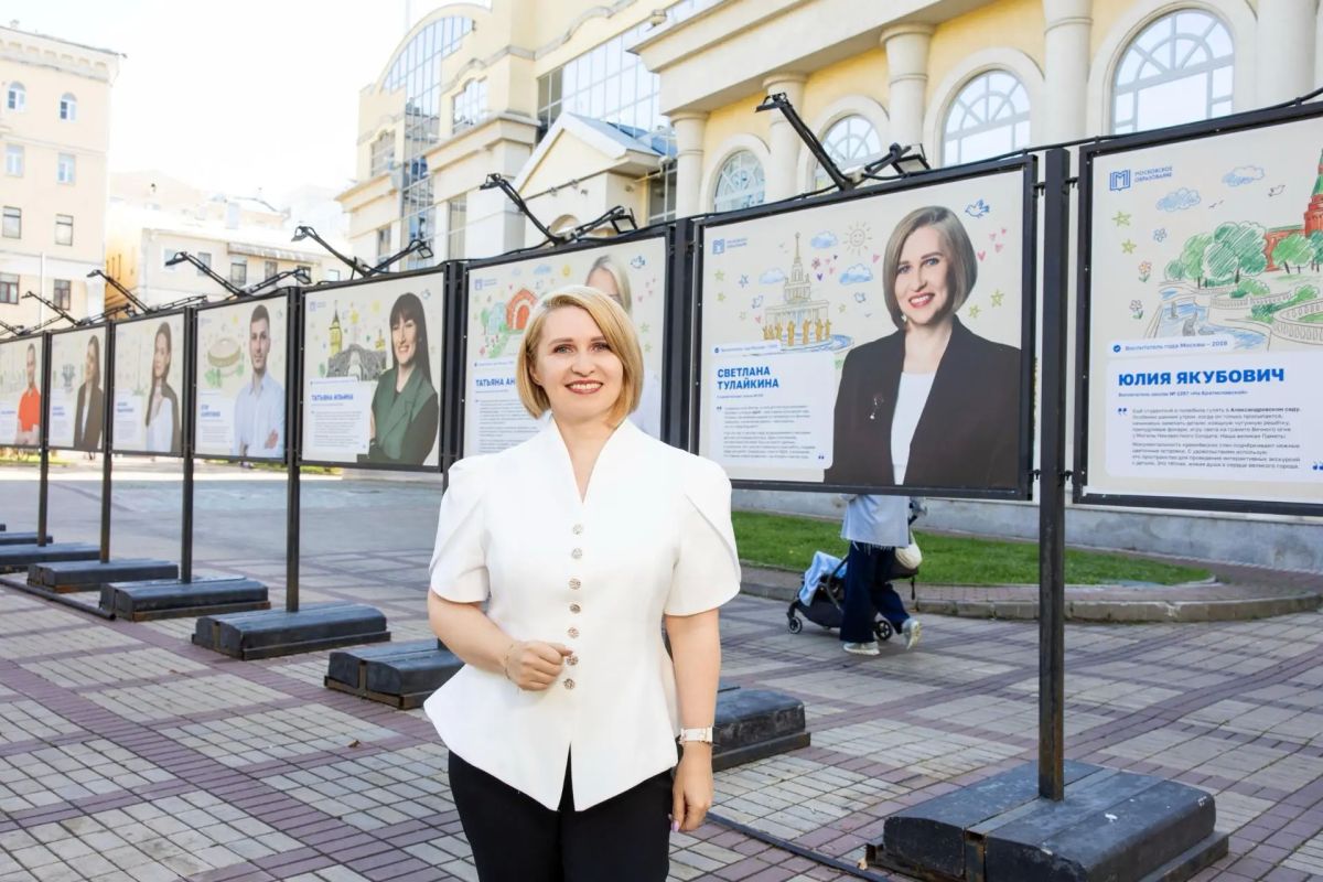 Смотрите, это наши воспитатели! Смотрите, это наши воспитатели!