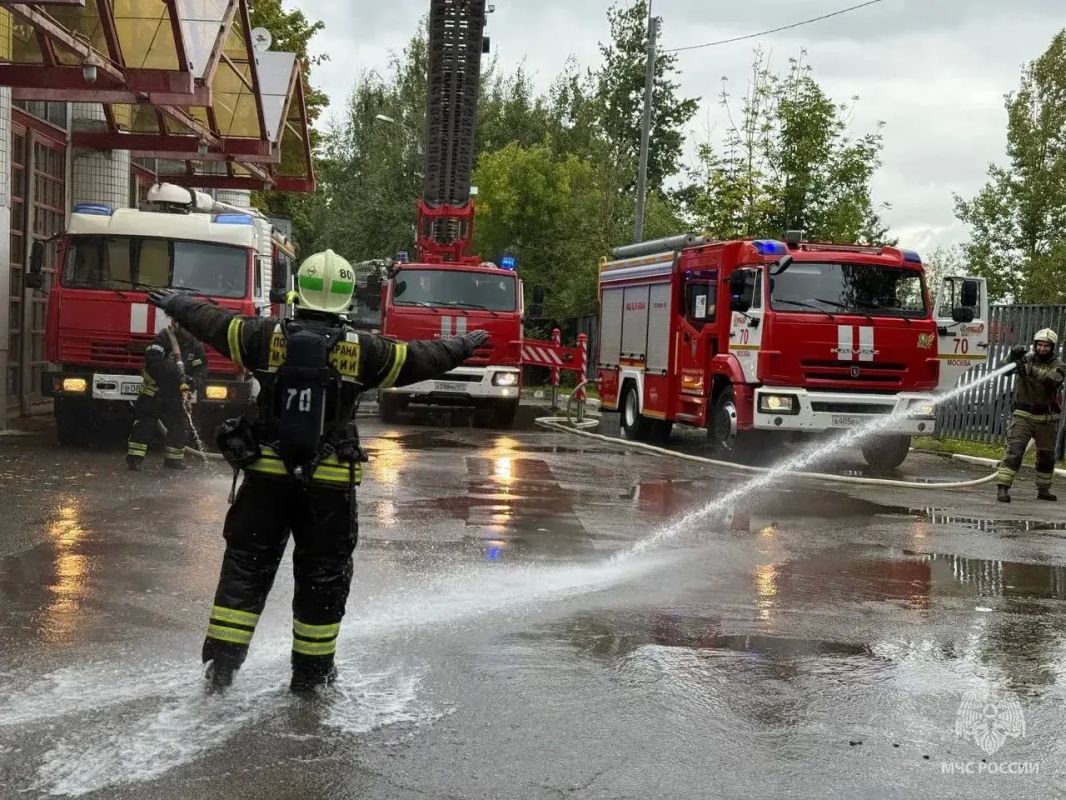 С почётом и благодарностью С почётом и благодарностью