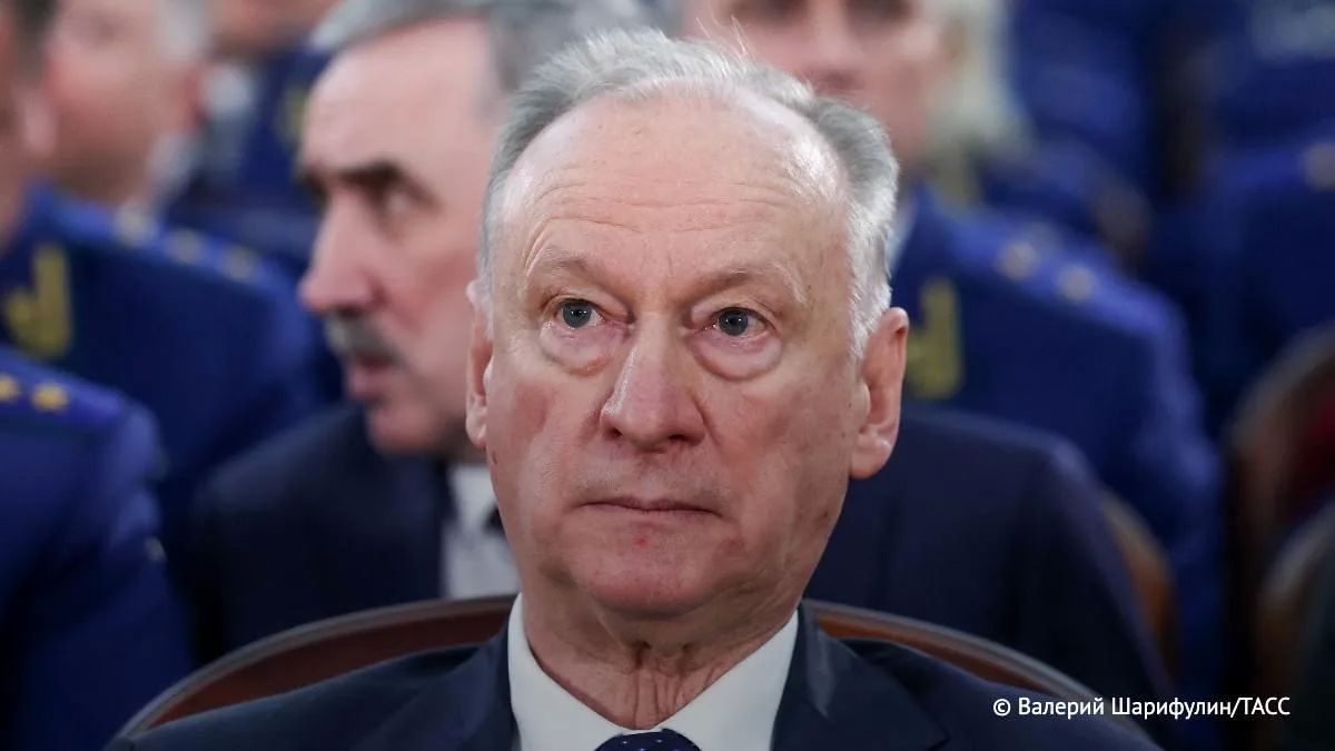 Патрушев назвал действенным сопровождение торгового флота РФ военными кораблями
