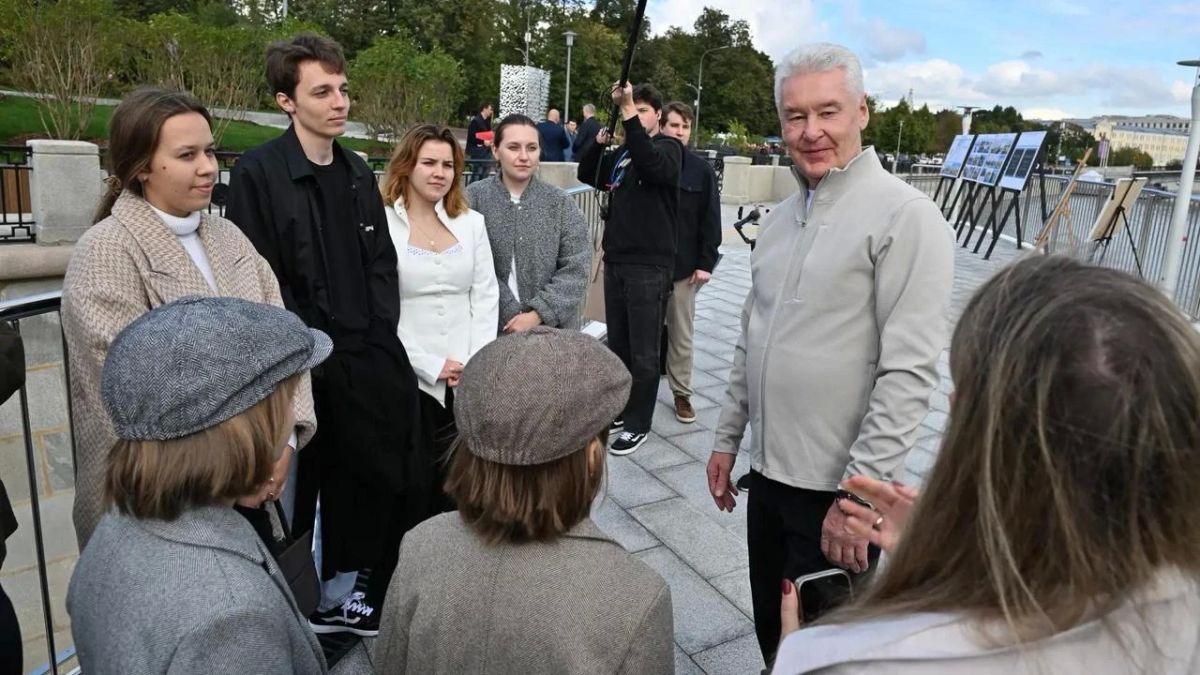 Новый пешеходный мост сделает прогулки по центру Москвы еще удобнее, сообщил мэр столицы Сергей Собянин Новый пешеходный мост сделает прогулки по центру Москвы еще удобнее, сообщил мэр столицы Сергей Собянин