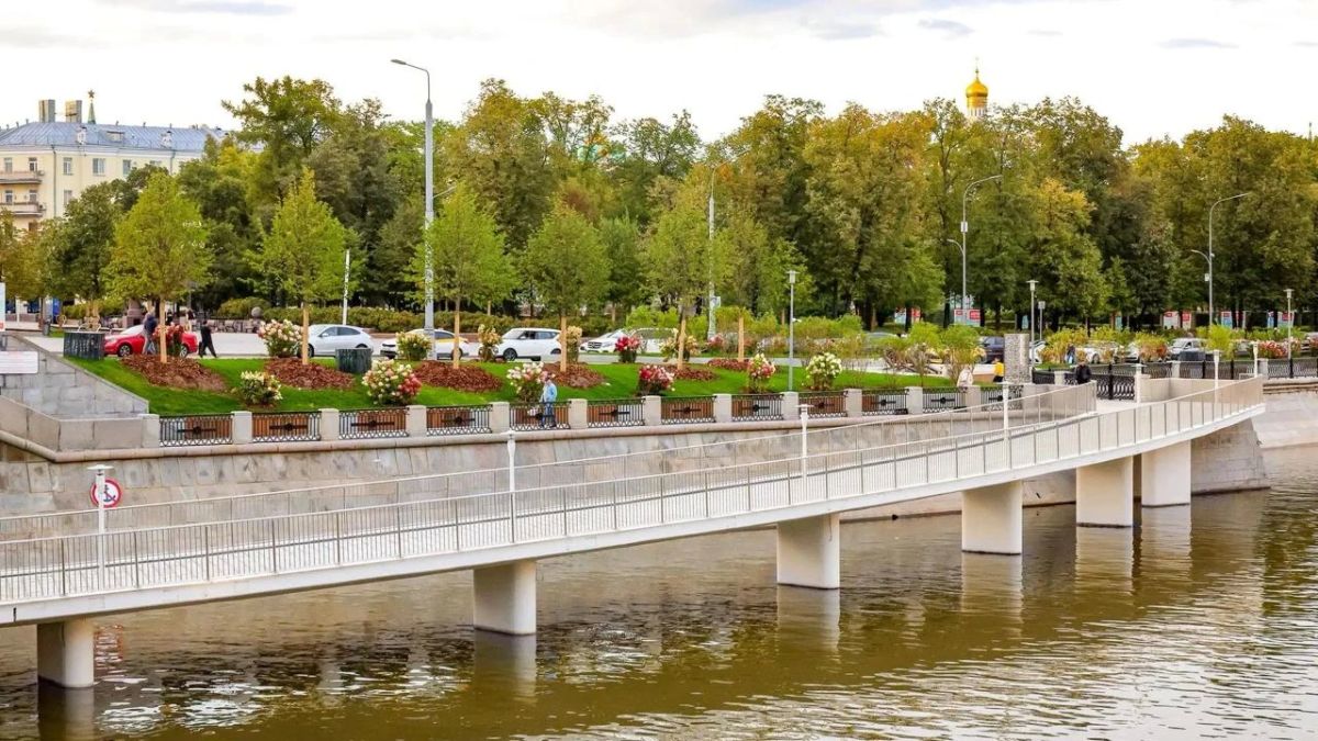 Новый пешеходный мост сделает прогулки по центру Москвы еще удобнее, сообщил мэр столицы Сергей Собянин Новый пешеходный мост сделает прогулки по центру Москвы еще удобнее, сообщил мэр столицы Сергей Собянин