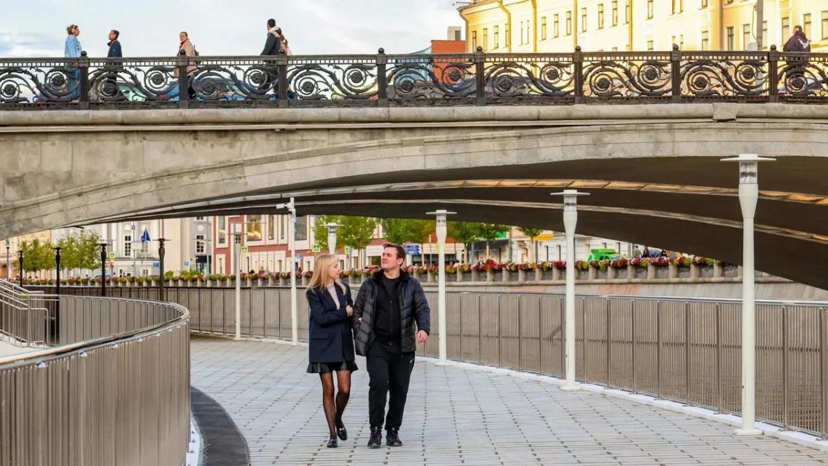 Новый пешеходный мост сделает прогулки по центру Москвы еще удобнее, сообщил мэр столицы Сергей Собянин Новый пешеходный мост сделает прогулки по центру Москвы еще удобнее, сообщил мэр столицы Сергей Собянин
