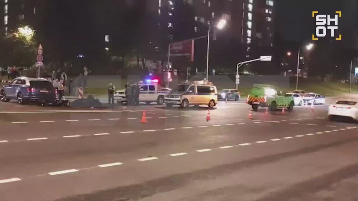 Смертельное и очень дорогое ДТП в центре Москвы — мотоциклист на скорости влетел в «Бентли» в Таганском районе