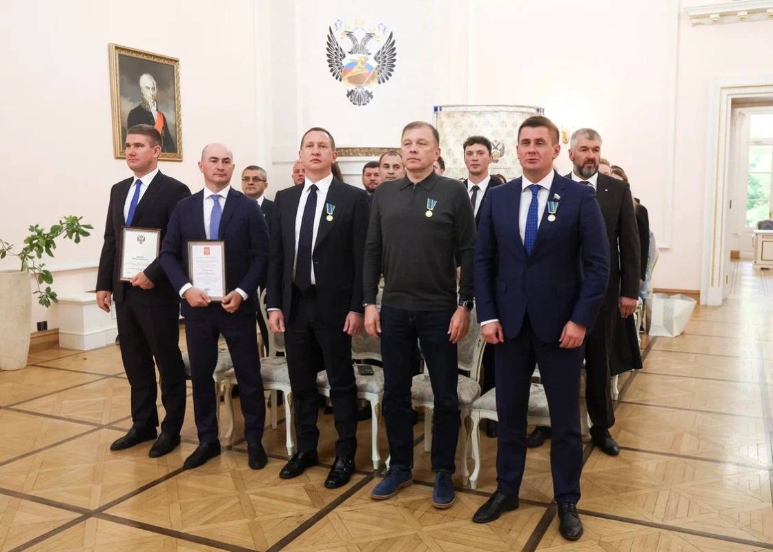 Михаил Дегтярёв: Сегодня в Москве в Министерстве спорта по поручению Президента России Владимира Владимировича Путина провел торжественную церемонию вручения государственных и ведомственных наград Михаил Дегтярёв: Сегодня в Москве в Министерстве спорта по поручению Президента России Владимира Владимировича Путина провел торжественную церемонию вручения государственных и ведомственных наград