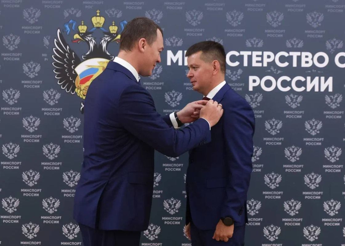 Михаил Дегтярёв: Сегодня в Москве в Министерстве спорта по поручению Президента России Владимира Владимировича Путина провел торжественную церемонию вручения государственных и ведомственных наград Михаил Дегтярёв: Сегодня в Москве в Министерстве спорта по поручению Президента России Владимира Владимировича Путина провел торжественную церемонию вручения государственных и ведомственных наград