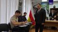 Посол Республики Южная Осетия в РФ Знаур Гассиев проголосовал на досрочных выборах президента республики на участке в Москве, передает корреспондент ТАСС