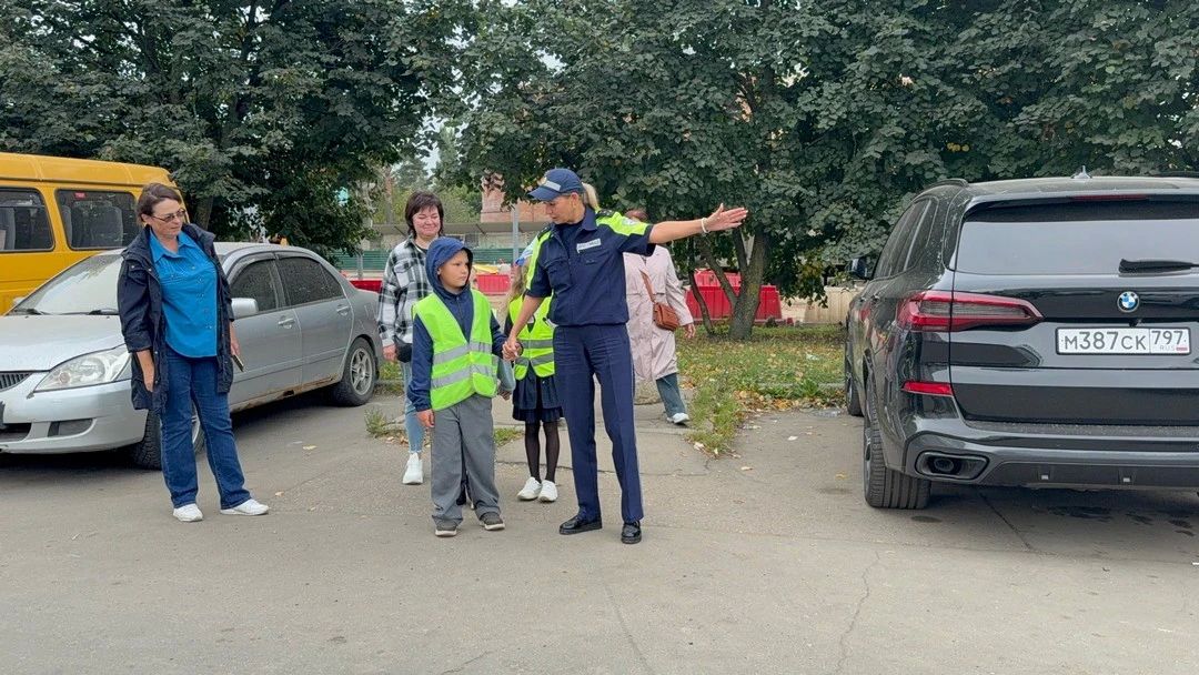 От теории к практике: зеленоградские первоклассники прошли «Дорогу безопасности» От теории к практике: зеленоградские первоклассники прошли «Дорогу безопасности»