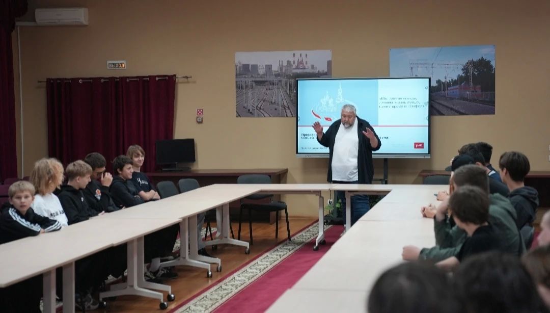 Транспортные полицейские совместно с сотрудниками ОАО «РЖД» провели просветительскую экскурсию на базе Пресненского подразделения Московского учебного центра профессиональных квалификаций Транспортные полицейские совместно с сотрудниками ОАО «РЖД» провели просветительскую экскурсию на базе Пресненского подразделения Московского учебного центра профессиональных квалификаций