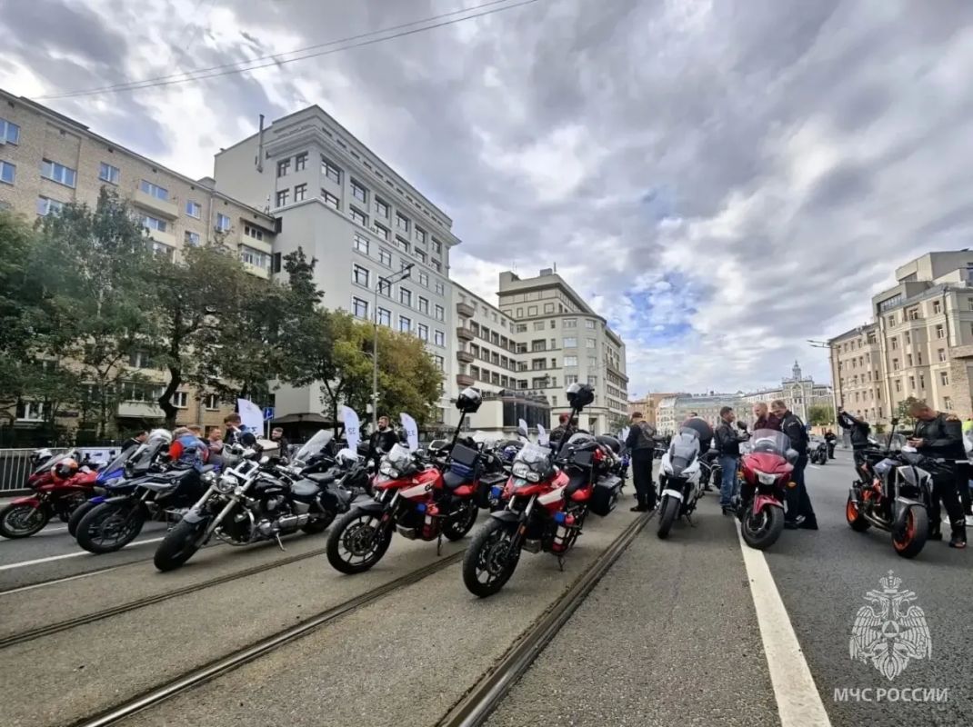 В Москве прошёл мотопарад в честь закрытия мотосезона-2026