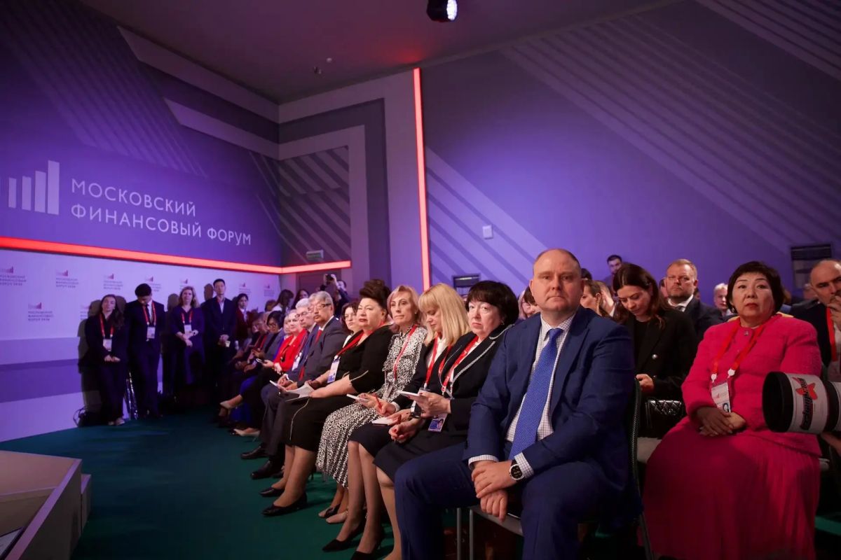 Глава Минстроя России Ирек Файзуллин принял участие в Московском финансовом форуме Глава Минстроя России Ирек Файзуллин принял участие в Московском финансовом форуме