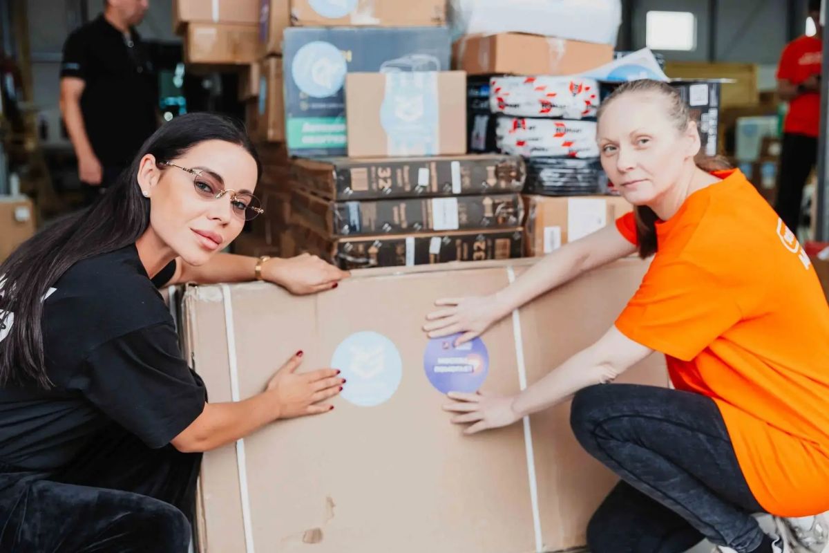 Гумпомощь участникам СВО отправила Анна Герасимова вместе с волонтерами Москвы