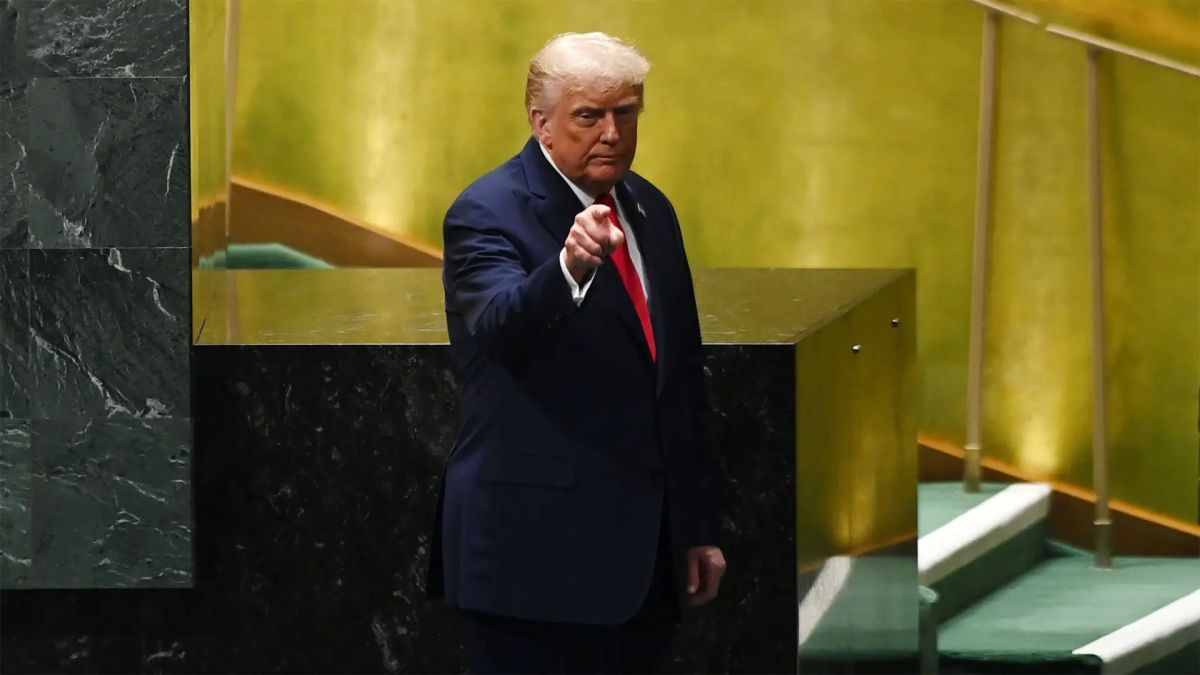 Трамп взобрался на трибуну ООН – пугать Москву и Пекин 18-ю заводами ВПК «для союзников» Трамп взобрался на трибуну ООН – пугать Москву и Пекин 18-ю заводами ВПК «для союзников»