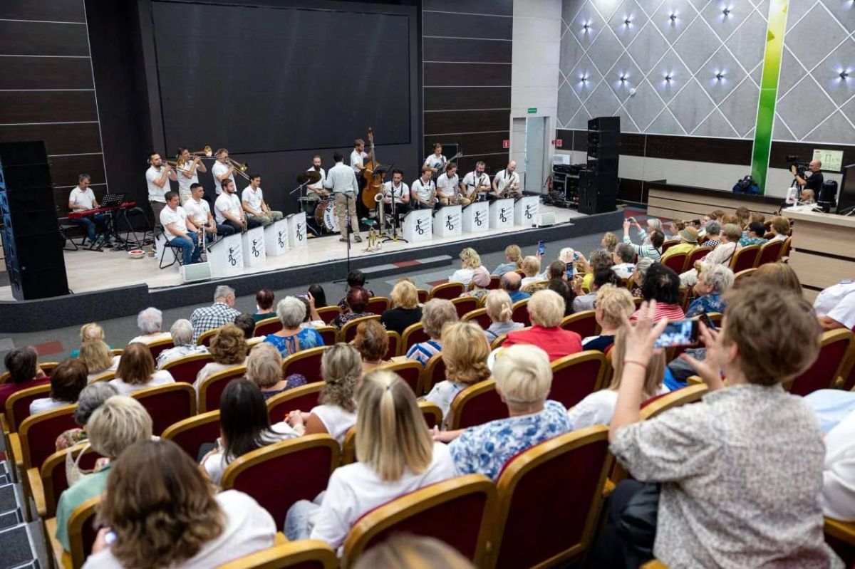 Искусство продолжает быть частью лечения