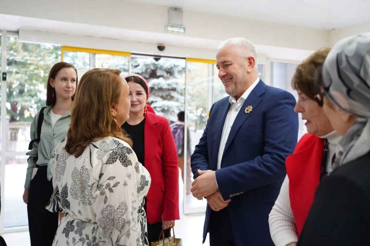 Педагоги из пяти городов Азербайджана стали участниками международной летней педагогической мастерской в Чеченском государственном педагогическом университете, сообщили ТАСС в пресс-службе вуза Педагоги из пяти городов Азербайджана стали участниками международной летней педагогической мастерской в Чеченском государственном педагогическом университете, сообщили ТАСС в пресс-службе вуза