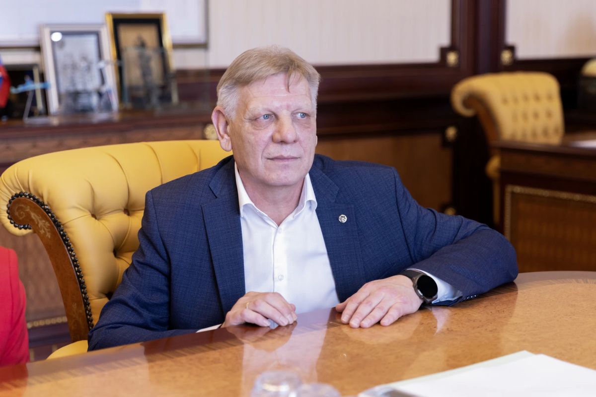 Сергей Аксёнов: Итоги выполнения программы о торгово-экономическом, научно-техническом и культурном сотрудничестве с Правительством Москвы обсудили с аудитором Контрольно-счетной палаты Москвы Михаилом Викторовичем Любавиным... Сергей Аксёнов: Итоги выполнения программы о торгово-экономическом, научно-техническом и культурном сотрудничестве с Правительством Москвы обсудили с аудитором Контрольно-счетной палаты Москвы Михаилом Викторовичем Любавиным...